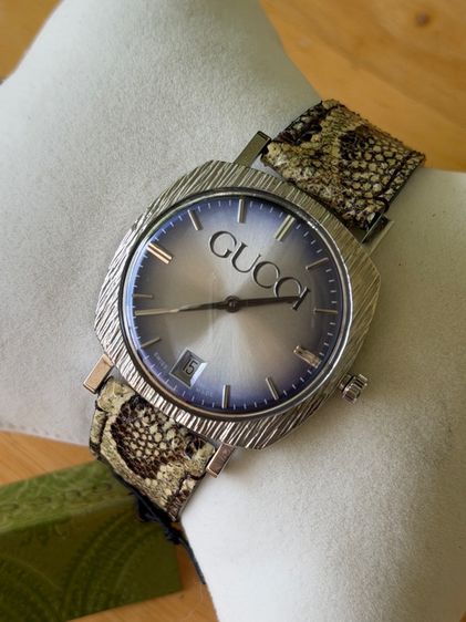 ฟ้า GUCCI Vintage Unisex Snake Belt Parallel Blue Silver Dial 35 mm YA152401