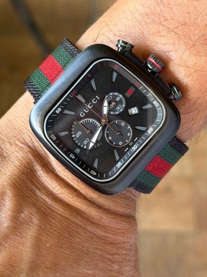 GUCCI Coupe 44 MM Chronograph Square Striped Nylon Strap Black Green Red YA131202 รูปที่ 17
