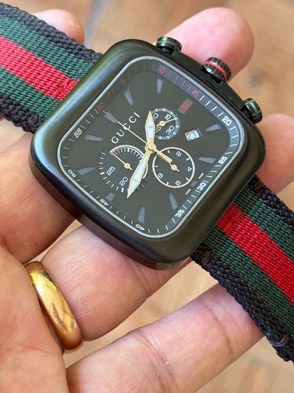 GUCCI Coupe 44 MM Chronograph Square Striped Nylon Strap Black Green Red YA131202 รูปที่ 12