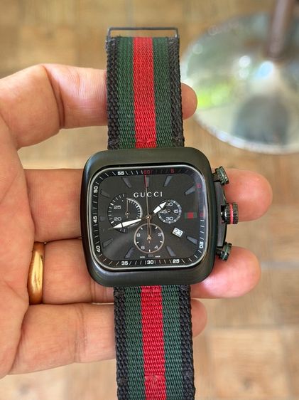 GUCCI Coupe 44 MM Chronograph Square Striped Nylon Strap Black Green Red YA131202 รูปที่ 10
