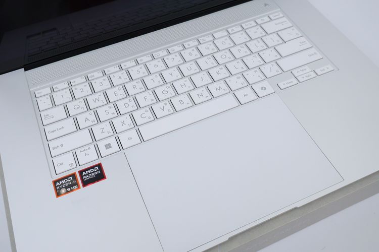 ASUS ZENBOOK S 16 OLED Ryzen AI 9 HX 370 RAM321TB รูปที่ 4