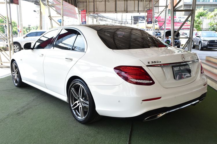 Mercedes-Benz E-Class 2019 E350 AMG Sedan ปลั๊กอินไฮบริด (PHEV) เกียร์อัตโนมัติ ขาว รูปที่ 3