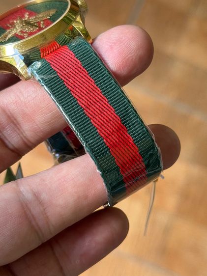 GUCCI G-Timeless Bee Gold Nylon Strap Green Red Swiss Quartz Watch YA126487B  รูปที่ 12