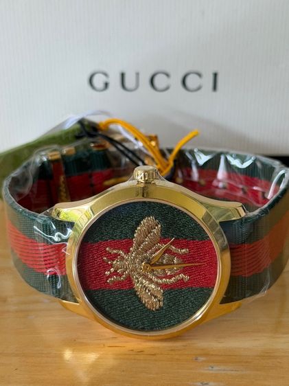 GUCCI G-Timeless Bee Gold Nylon Strap Green Red Swiss Quartz Watch YA126487B  รูปที่ 8