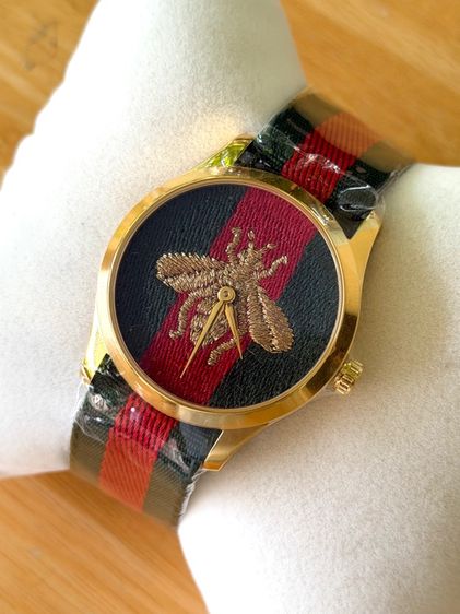 GUCCI G-Timeless Bee Gold Nylon Strap Green Red Swiss Quartz Watch YA126487B  รูปที่ 15