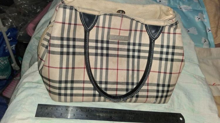 กระเป๋า Burberry 