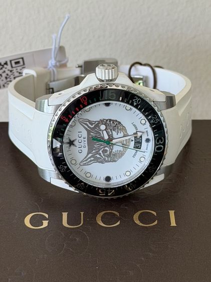 GUCCI Dive 40 MM Cat Swiss Quartz White Silver Dial White Rubber Men's Watch YA136329 รูปที่ 7