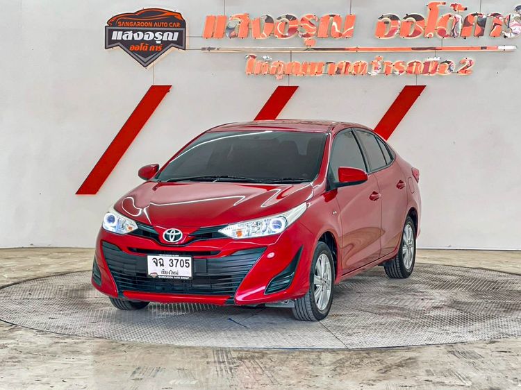 รถ Toyota Yaris ATIV 1.2 J สี แดง