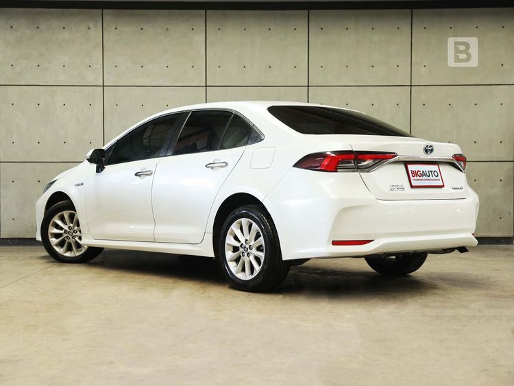 Toyota Altis 2021 1.8 Hybrid Smart Sedan ไฮบริด ไม่ติดแก๊ส เกียร์อัตโนมัติ ขาว รูปที่ 3
