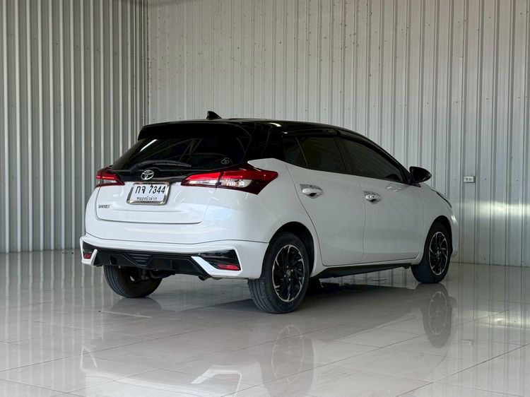 Toyota Yaris 2022 1.2 Sport Premium Sedan เบนซิน ไม่ติดแก๊ส เกียร์อัตโนมัติ ขาว รูปที่ 2