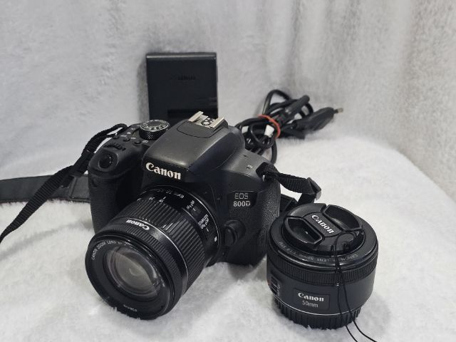 กล้อง DSLR กล้อง Canon eos800d เลนส์Kit เลนส์EF 50mm 