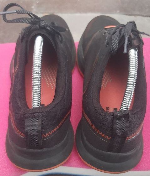 รองเท้า Skechers รุ่น Go Run Pulse สีดำ ส้ม ขนาด EU 42.5 ความยาว 27 ซม. รูปที่ 2