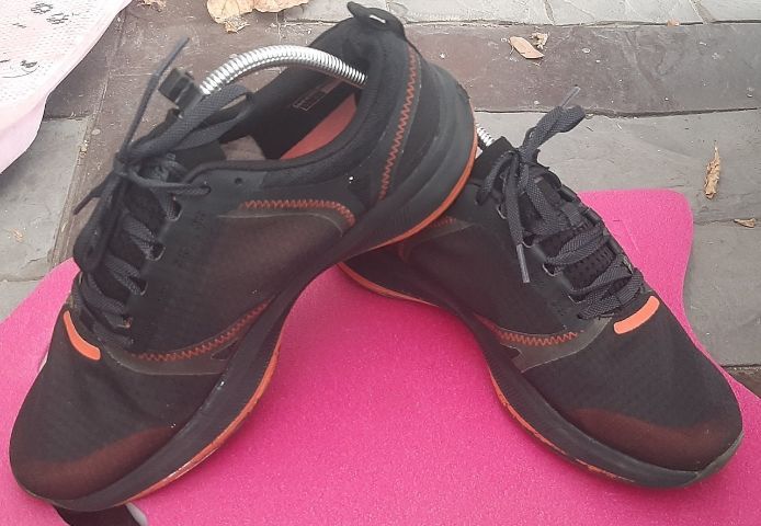 รองเท้า Skechers รุ่น Go Run Pulse สีดำ ส้ม ขนาด EU 42.5 ความยาว 27 ซม. รูปที่ 7