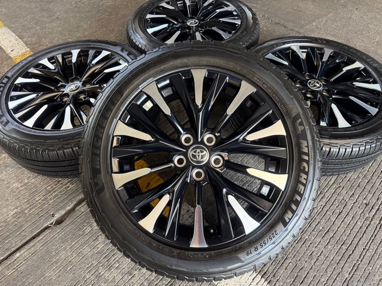 Toyota Alphard Vellfire ล้อแท้ 40.19 นิ้ว Top 🔥