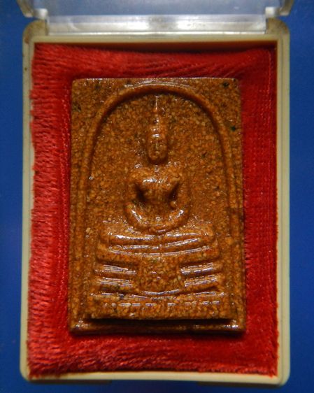 พระผงหลวงพ่อโสธร ภปร.เนื้อกระเบื้องหลังคาโบสถ์ (หลังเก่า) วัดโสธรวรารามวรวิหาร อ.แปดริ้ว จ.ฉะเชิงเทรา รูปที่ 2