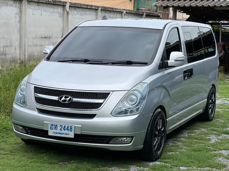 Hyundai H-1  2010 2.5 Maesto Deluxe Van ดีเซล ไม่ติดแก๊ส เกียร์อัตโนมัติ บรอนซ์เงิน รูปที่ 2