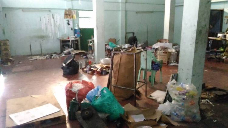 ขายตึกแถว 3 คูหา 1 โรงจอดรถ ปูหินขัดทั้งหลัง ตลาด ดีเค บางบอน กทม รูปที่ 4