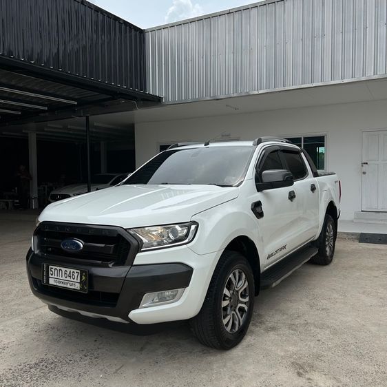 รถ Ford Ranger 2.2 Wildtrak สี ขาว