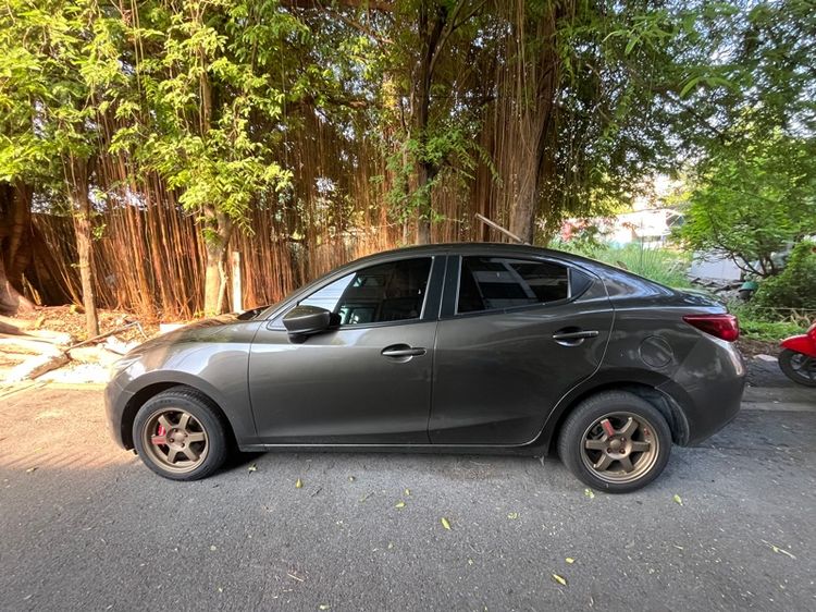 รถ Mazda Mazda 2 1.5 Skyactiv-D สี น้ำตาล