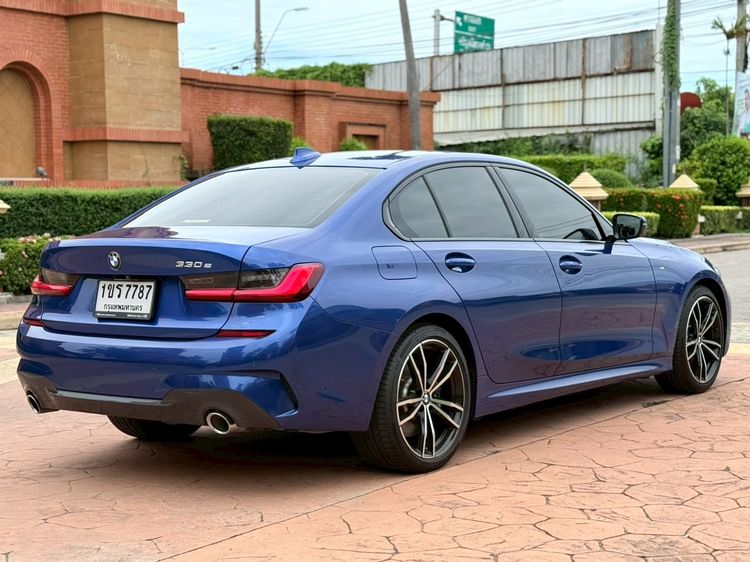 BMW Series 3 2021 330e Sedan เบนซิน เกียร์อัตโนมัติ น้ำเงิน รูปที่ 4