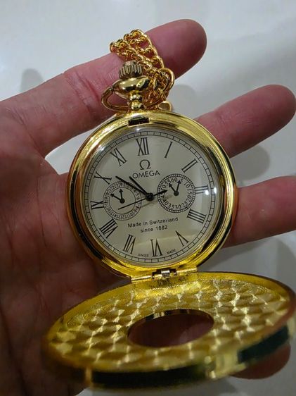 A.นาฬิกา พก ยี่ห้อ Omega โอเมก้า สีทอง สวย หนักๆ น่าสะสม หายาก  ขายเป็นชิ้นงาน ของสะสม ตามสภาพใช้งานได้ปกติ ของที่บ้าน พร้อมส่งครับ รูปที่ 2