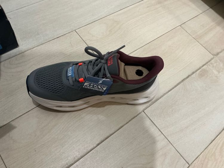 รองเท้าวิ่ง  SKECHERS Max Cushioning® Glide-Step® - Fairmont  รูปที่ 6