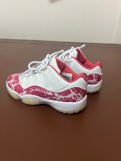 รองเท้าผ้าใบมือสอง Nike Jordan 11 Retro Low Pink Snakeskin (2019) ไซส์ 38 ราคา 390 บาทรวมค่าส่ง รูปที่ 16