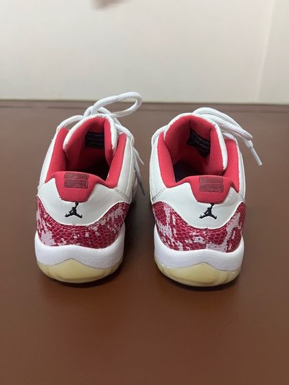 รองเท้าผ้าใบมือสอง Nike Jordan 11 Retro Low Pink Snakeskin (2019) ไซส์ 38 ราคา 390 บาทรวมค่าส่ง รูปที่ 8