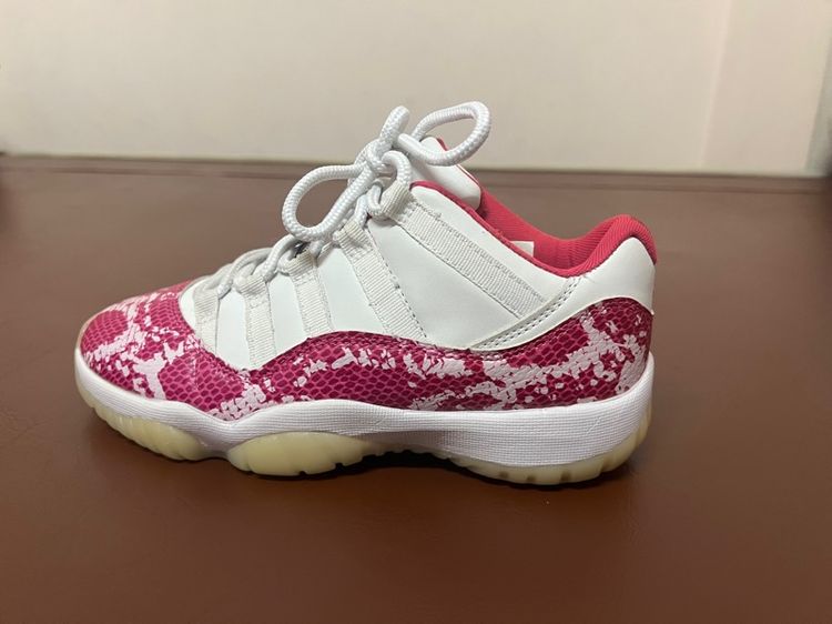 รองเท้าผ้าใบมือสอง Nike Jordan 11 Retro Low Pink Snakeskin (2019) ไซส์ 38 ราคา 390 บาทรวมค่าส่ง รูปที่ 6