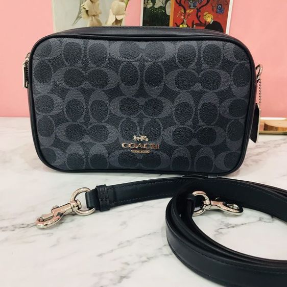 กระเป๋า Coach สภาพใหม่ซื้อมาใช้ 1-2 ครั้ง สีหายาก
