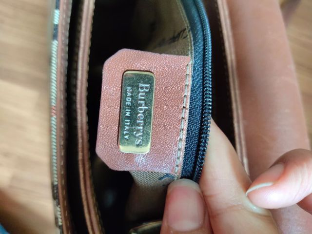 กระเป๋า Burberry  แท้ สภาพสวย รูปที่ 9