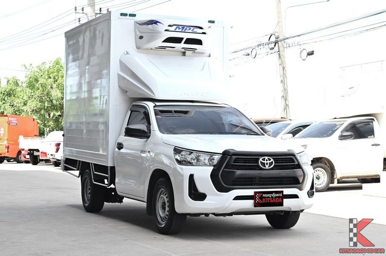 Toyota Hilux Revo 2023 2.4 Entry Pickup ดีเซล ไม่ติดแก๊ส เกียร์ธรรมดา ขาว