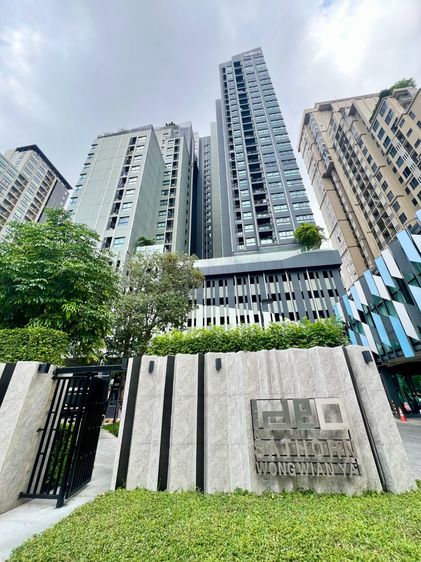 ราคาตัดใจ ขายขาดทุน Rare Duplex Unit ติด BTS วงเวียนใหญ่ เพียง 140 เมตร ไอดีโอ สาทร-วงเวียนใหญ่ ( Ideo Sathorn WongwianYai ) ห้องแต่งครบ