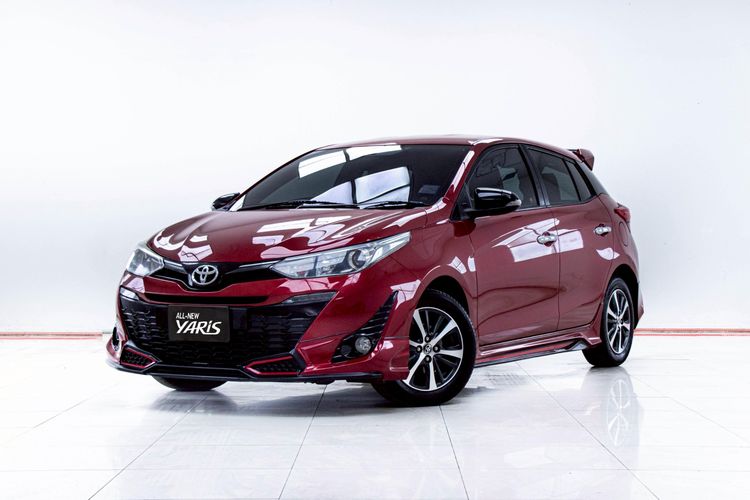 รถ Toyota Yaris 1.2 G สี แดง
