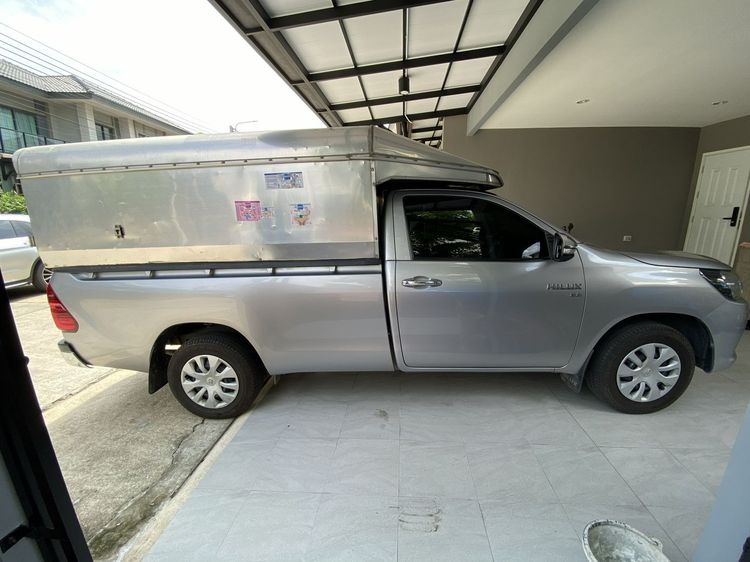 รถ Toyota Hilux Revo 2.8 J Plus สี เงิน