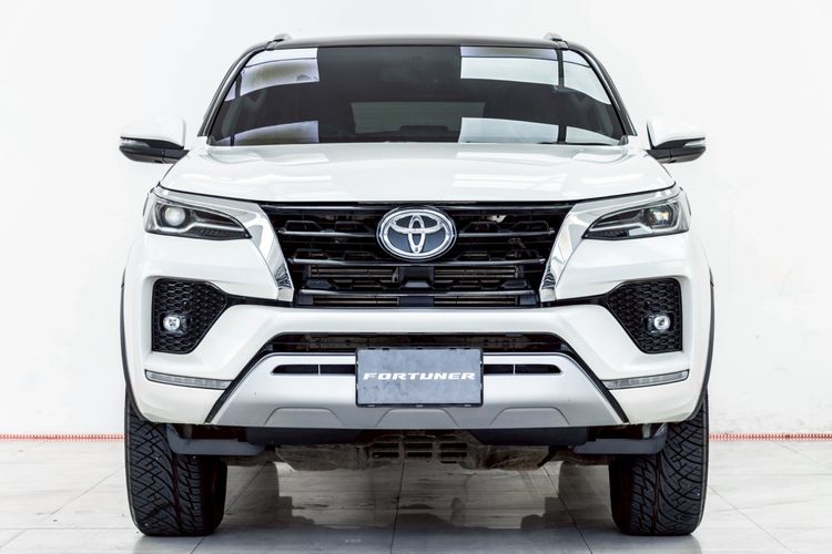 Toyota Fortuner 2021 2.4 V Utility-car ดีเซล ไม่ติดแก๊ส เกียร์อัตโนมัติ ขาว รูปที่ 4