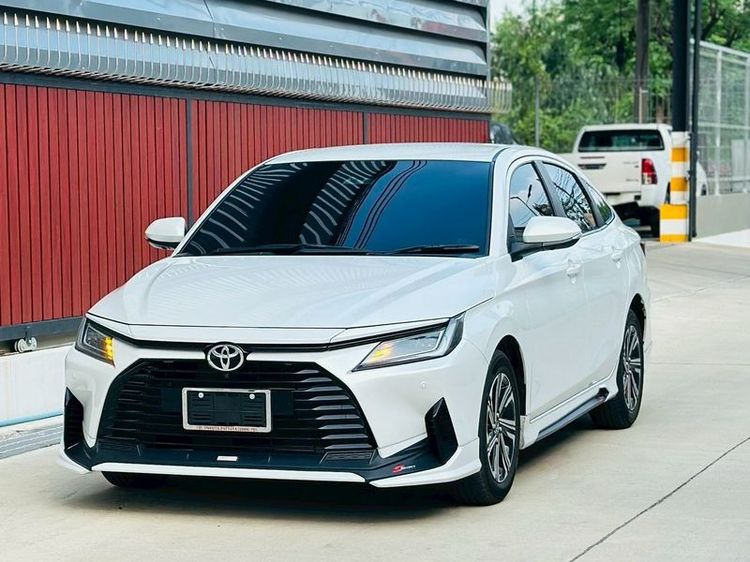 Toyota Yaris ATIV 2025 1.2 Premium Sedan เบนซิน ไม่ติดแก๊ส เกียร์อัตโนมัติ ขาว