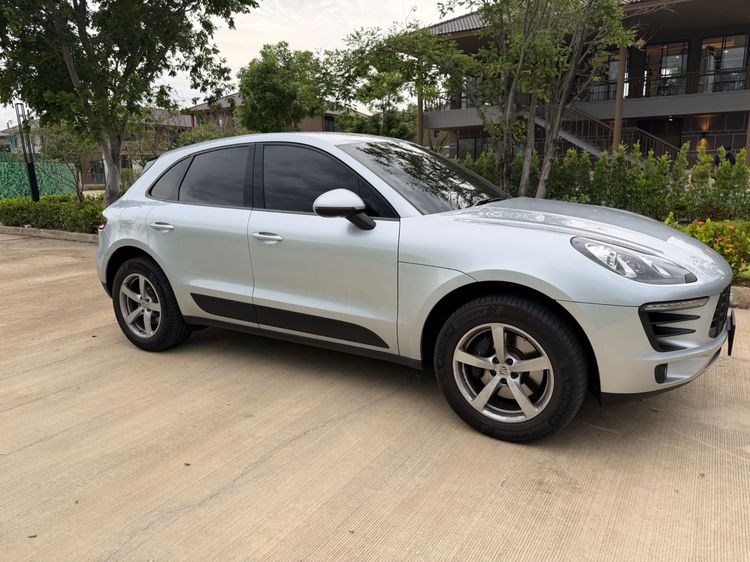 Porsche Macan 2016 2.0 4WD Sedan เบนซิน ไม่ติดแก๊ส เกียร์อัตโนมัติ บรอนซ์เงิน รูปที่ 4