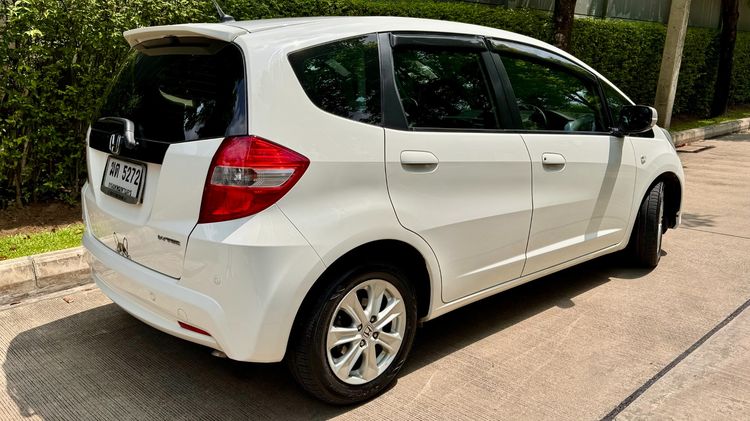 Honda Jazz 2012 1.5 E-V VTEC Sedan เบนซิน ไม่ติดแก๊ส เกียร์อัตโนมัติ ขาว รูปที่ 4