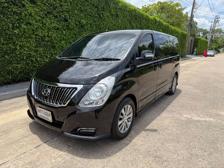 Hyundai Grand Starex 2015 2.5 VIP Van ดีเซล ไม่ติดแก๊ส เกียร์อัตโนมัติ ดำ