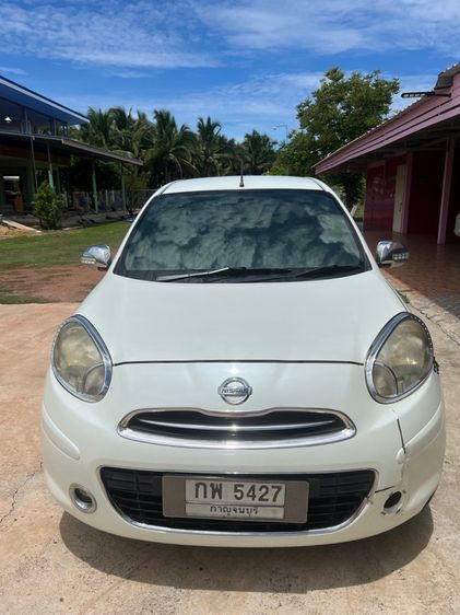 รถ Nissan March 1.2 E สี ขาว