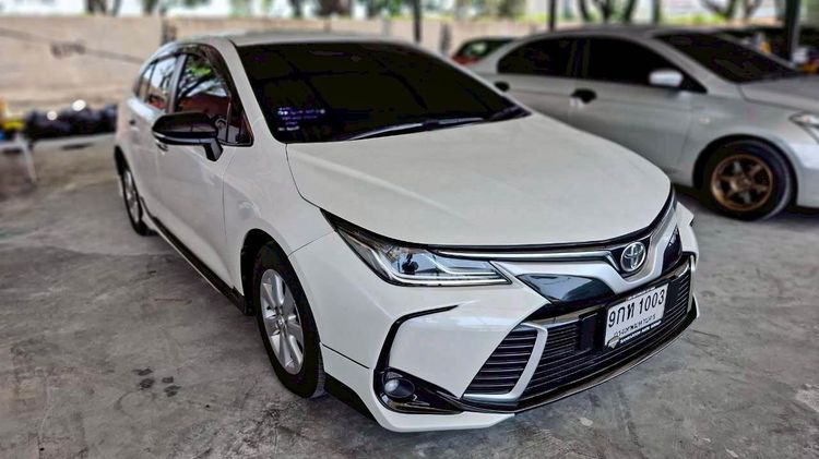 Toyota Altis 2019 1.8 GR Sport CVT Sedan เบนซิน ไม่ติดแก๊ส เกียร์อัตโนมัติ ขาว รูปที่ 3