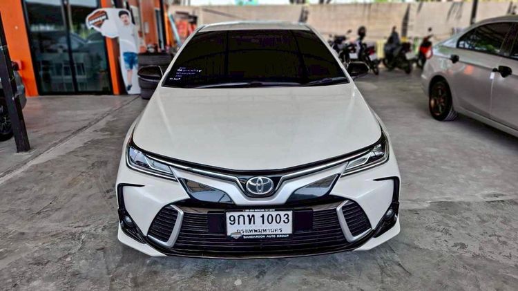 Toyota Altis 2019 1.8 GR Sport CVT Sedan เบนซิน ไม่ติดแก๊ส เกียร์อัตโนมัติ ขาว รูปที่ 2