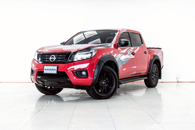 รถ Nissan NP300-NAVARA 2.5 Calibre E Black Edition สี แดง