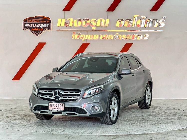 รถ Mercedes-Benz GLA-Class GLA200 สี เทา