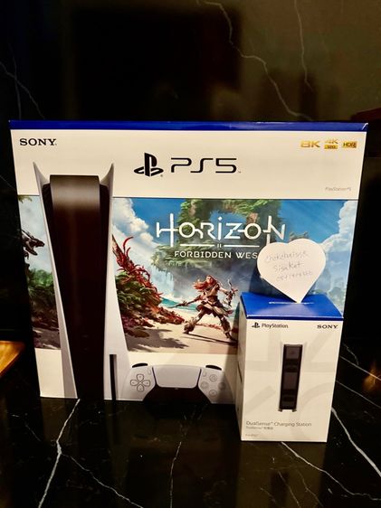 Sony อุปกรณ์เสริมเพลสเตชั่น เชื่อมต่อไร้สายได้ ขาย PS5 Disk สภาพสวยใช้ในห้องนอน พรัอมแท่นชาร์จจอย