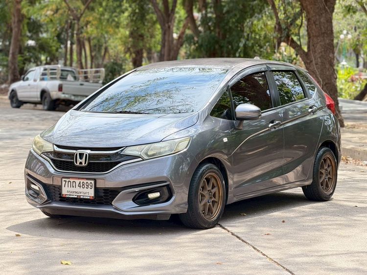 รถ Honda Jazz 1.5 V+ สี เทา
