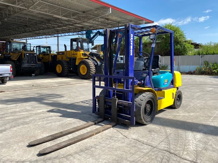 รถฟอร์คลิฟท์ KOMATSU รุ่น FD30T-12 เกียร์ธรรมดา รถเก่านอกนำเข้า  รูปที่ 3