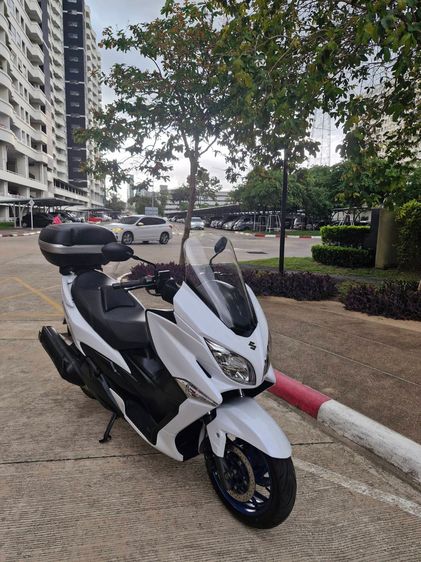 ขาย SUZUKI BURGMAN 400 ปี 2021 รถสวยมากวิ่งดี เพิ่งเปลี่ยนยางใหม่ แบตเตอรี่ใหม่ ถ่ายน้ำมันเครื่อง รถพร้อมใช้ วิ่งน้อย พอดีจะไปต่างประเทศ 