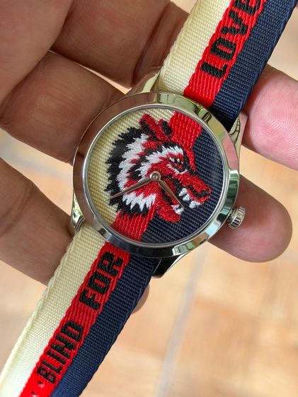 GUCCI G Timeless 38 mm Wolf Motif Multicolour Nylon Strap Watches YA1264059 Swiss Quartz Men Watch  รูปที่ 9